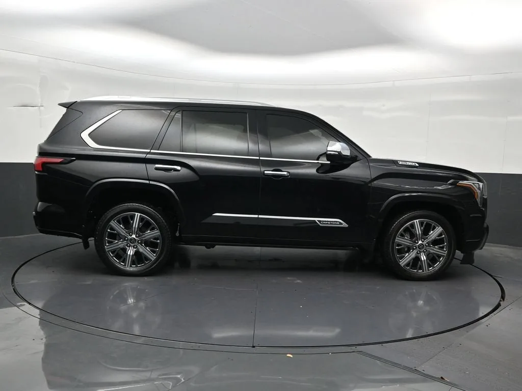 2024 Toyota Sequoia Capstone photo 7