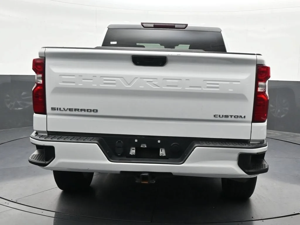 2023 Chevrolet Silverado 1500 Custom photo 4