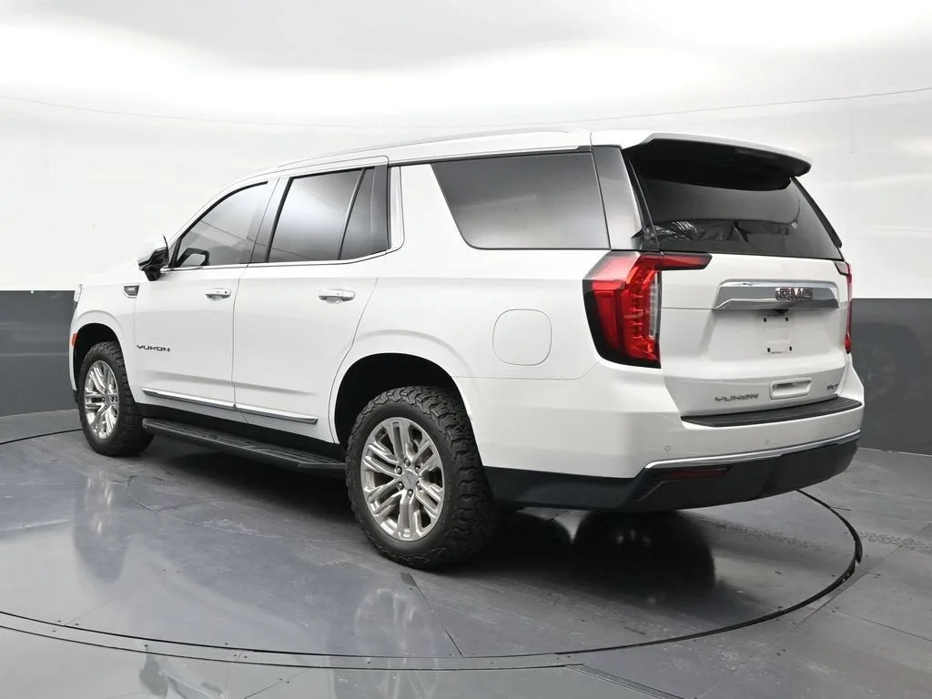 2022 GMC Yukon SLT photo 3