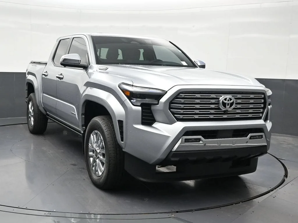 2025 Toyota Tacoma Hybrid Limited photo 8