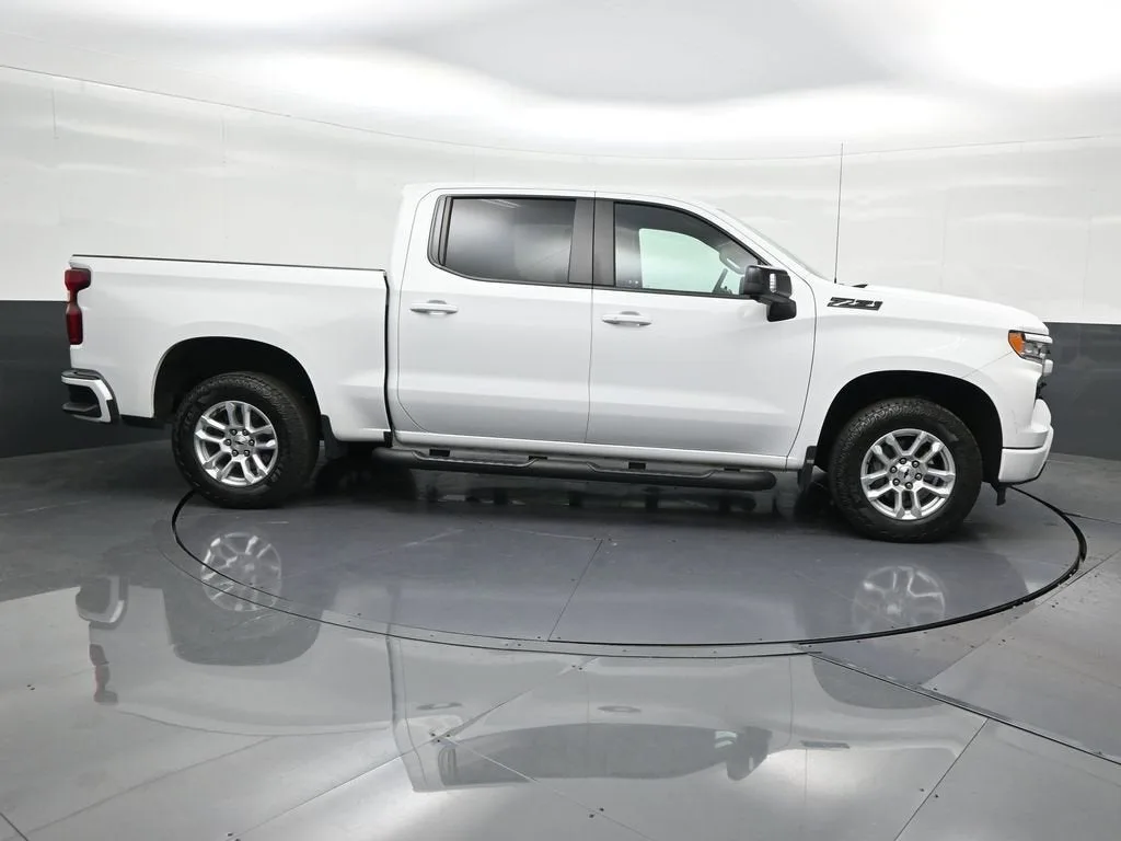 2023 Chevrolet Silverado 1500 RST photo 7