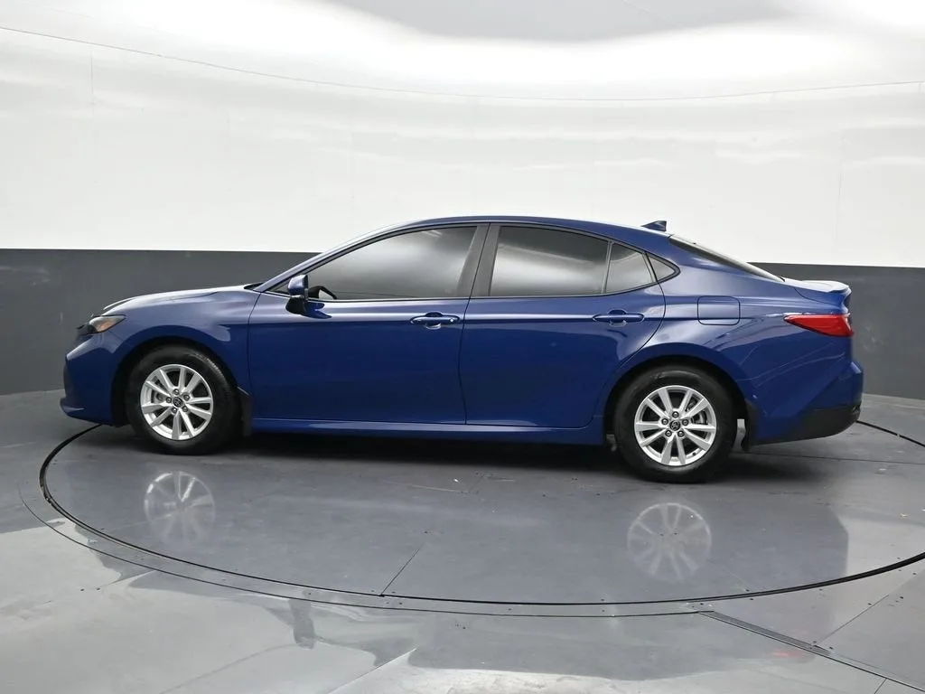 2025 Toyota Camry LE photo 2