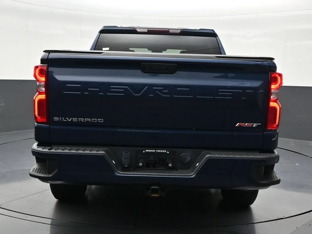 2023 Chevrolet Silverado 1500 RST photo 4