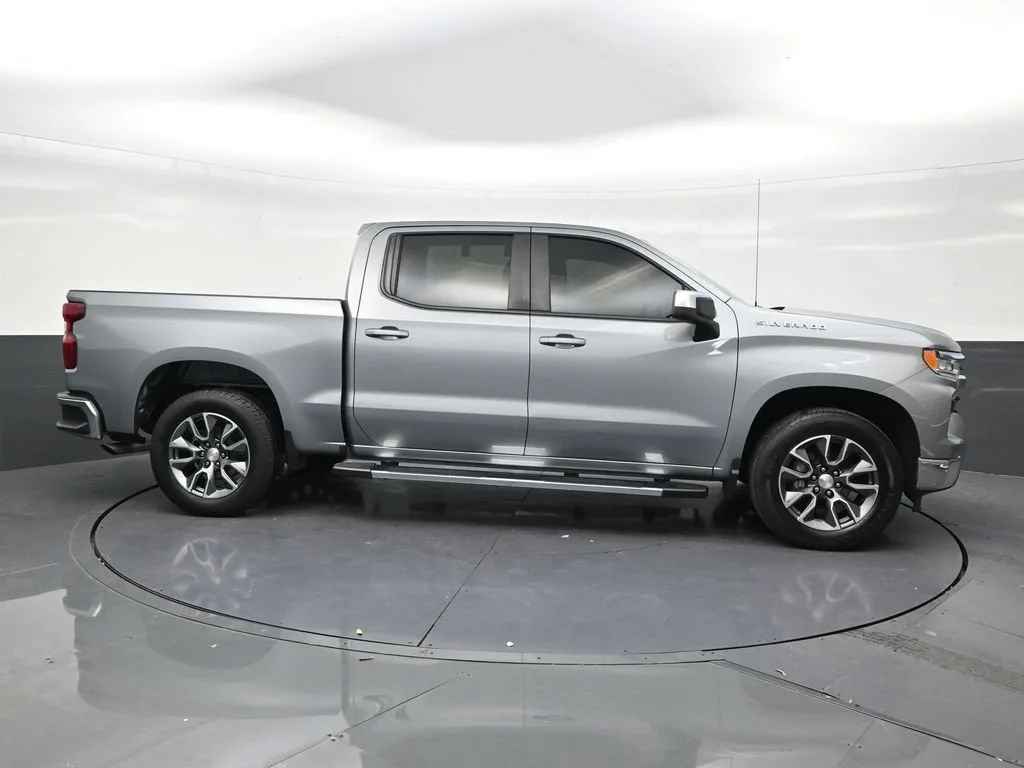 2024 Chevrolet Silverado 1500 LT photo 6