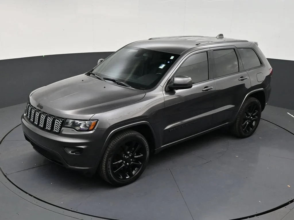 2019 Jeep Grand Cherokee Altitude 4x2 photo 12