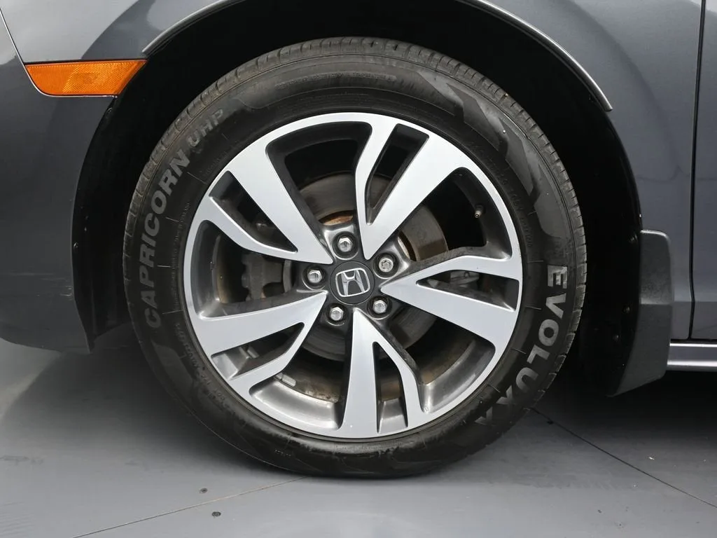 2021 Honda Odyssey Touring photo 9