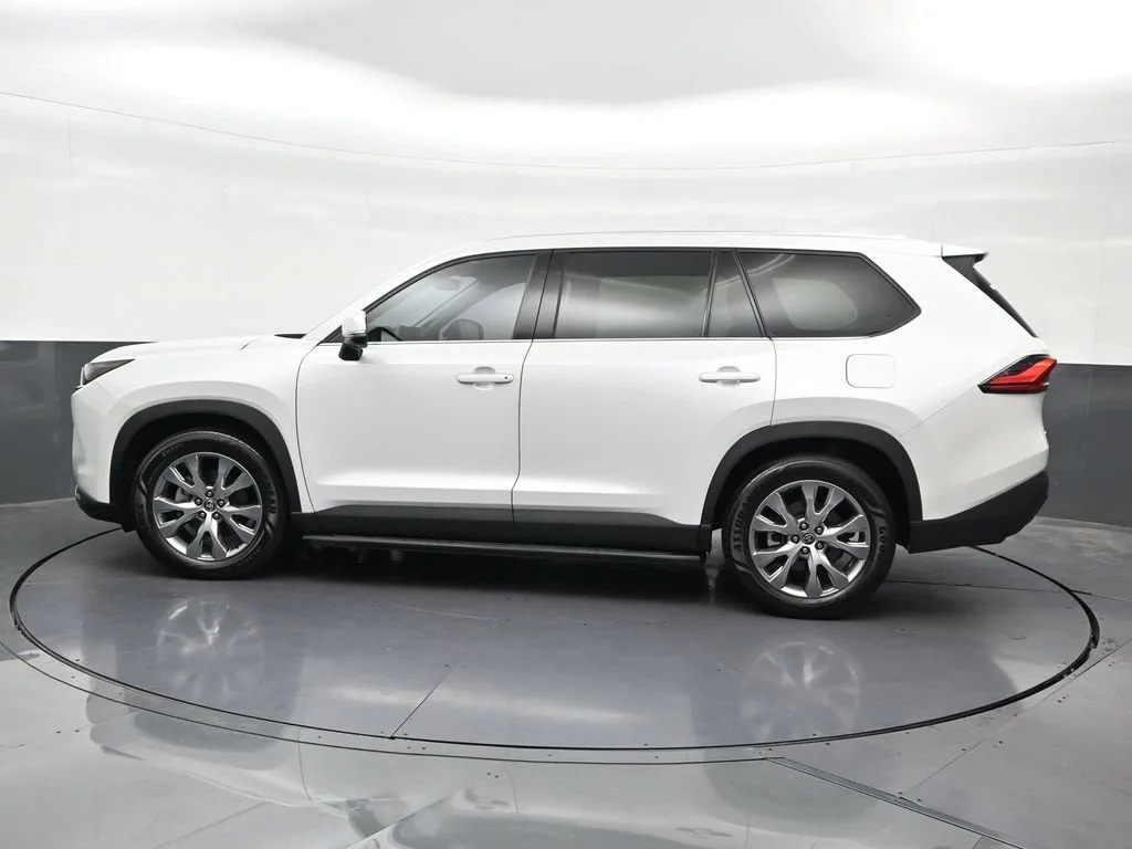 2024 Toyota Grand Highlander Hybrid Limited photo 2