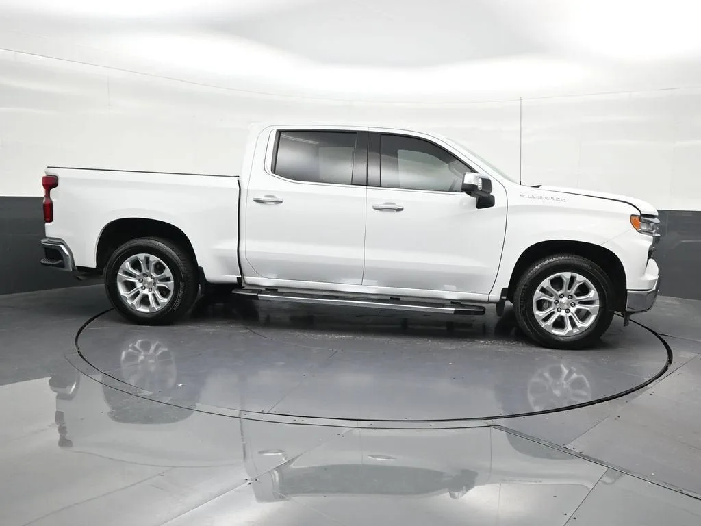 2025 Chevrolet Silverado 1500 LTZ photo 7