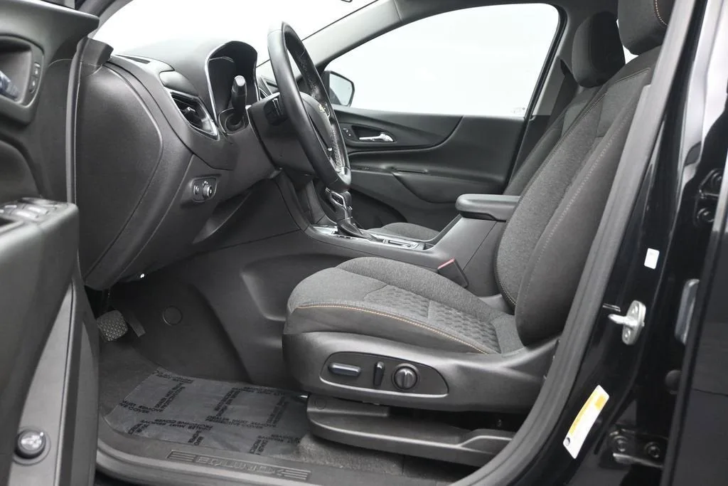 2023 Chevrolet Equinox LT photo 12