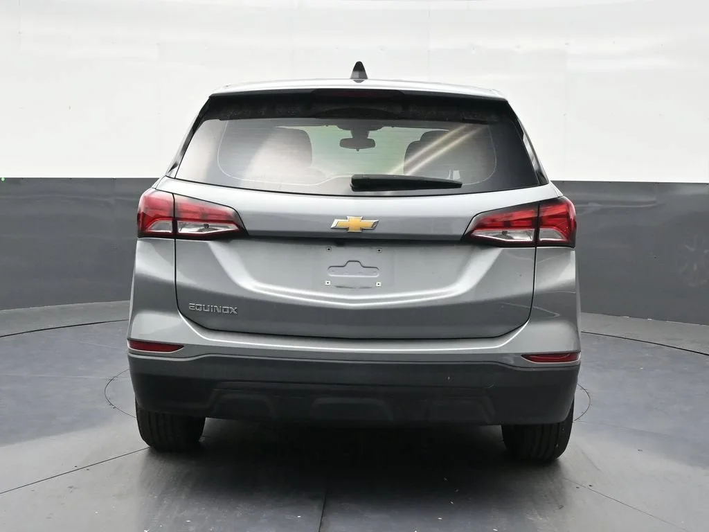 2024 Chevrolet Equinox LS photo 4