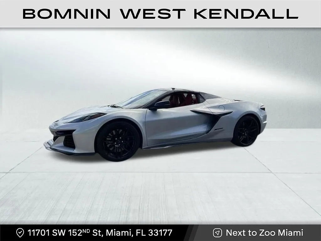 2023 Chevrolet Corvette Z06 3LZ photo 2