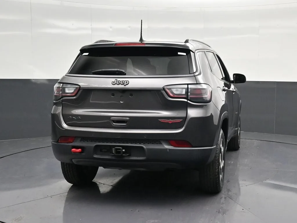 2022 Jeep Compass Trailhawk photo 2