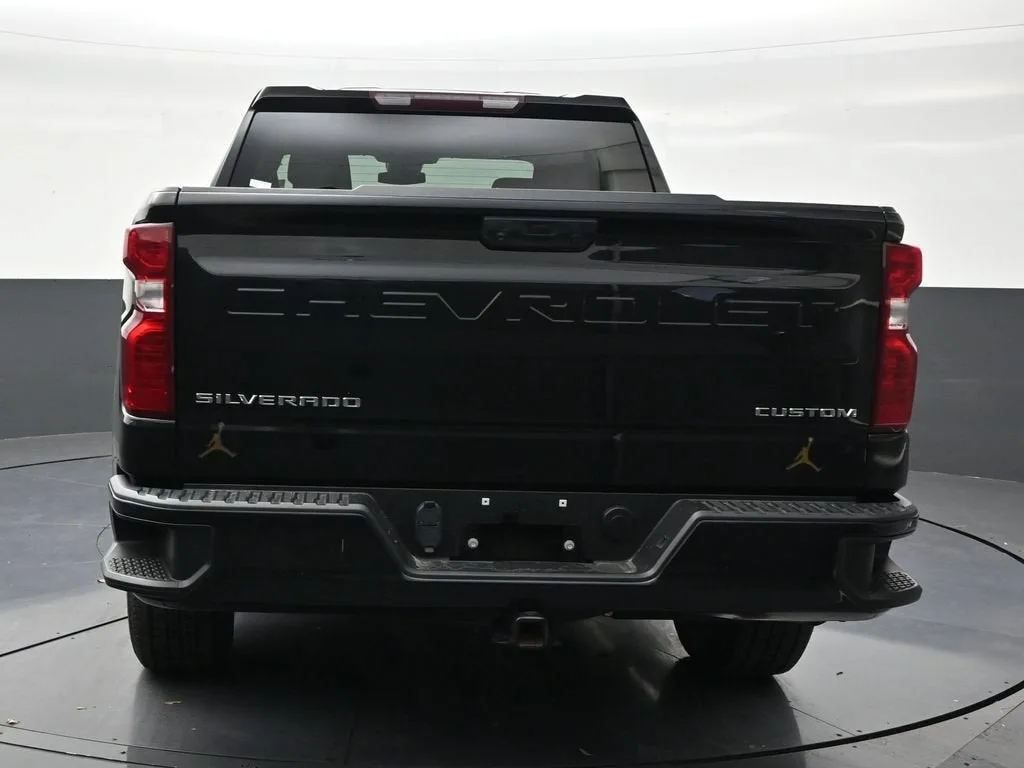 2024 Chevrolet Silverado 1500 Custom photo 4