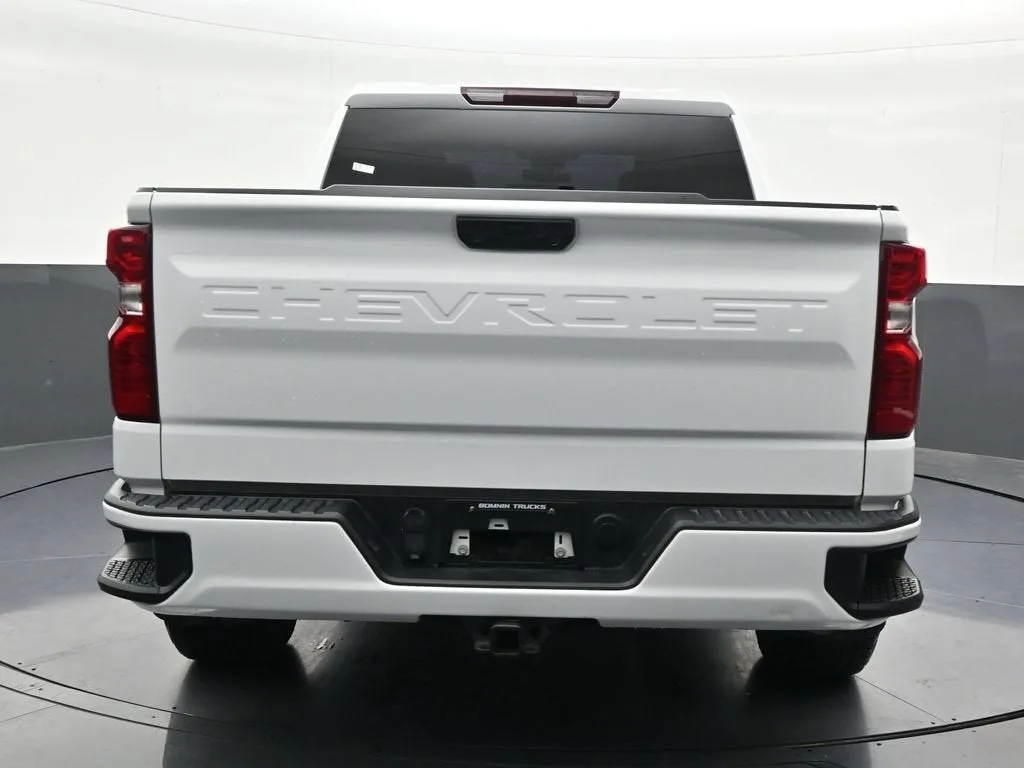 2024 Chevrolet Silverado 1500 Custom photo 4