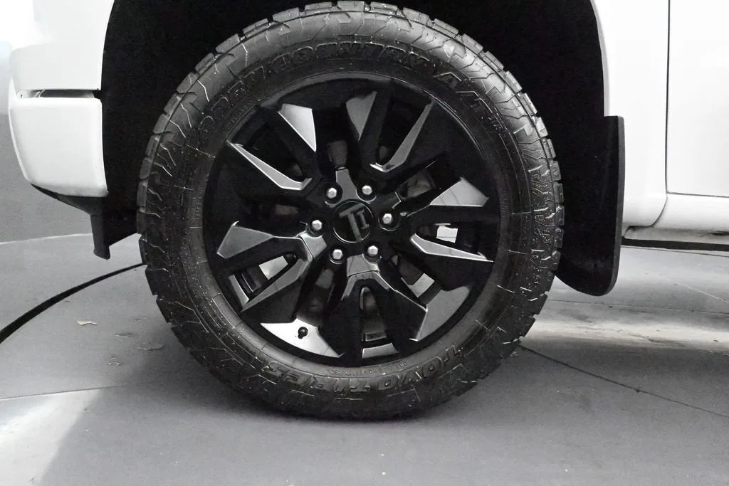 2024 Chevrolet Silverado 1500 Custom photo 10