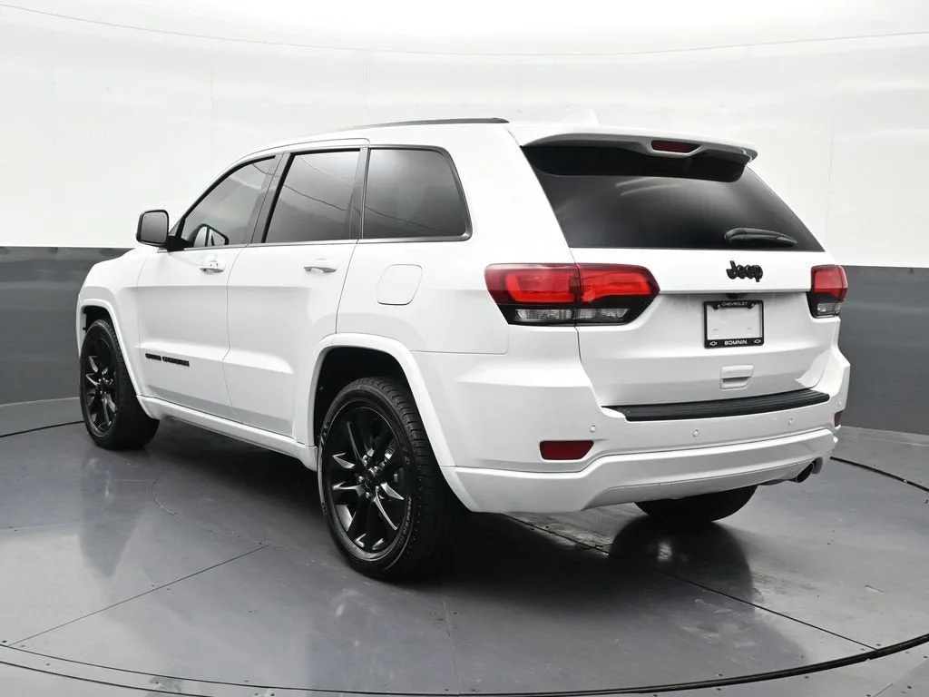 2021 Jeep Grand Cherokee Laredo X 4x2 photo 3