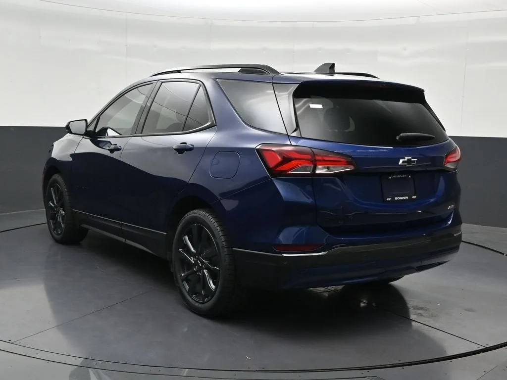 2023 Chevrolet Equinox RS photo 3