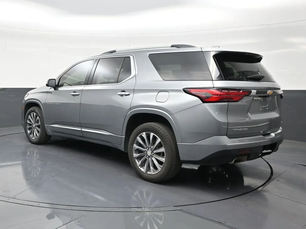2023 Chevrolet Traverse Premier photo 3