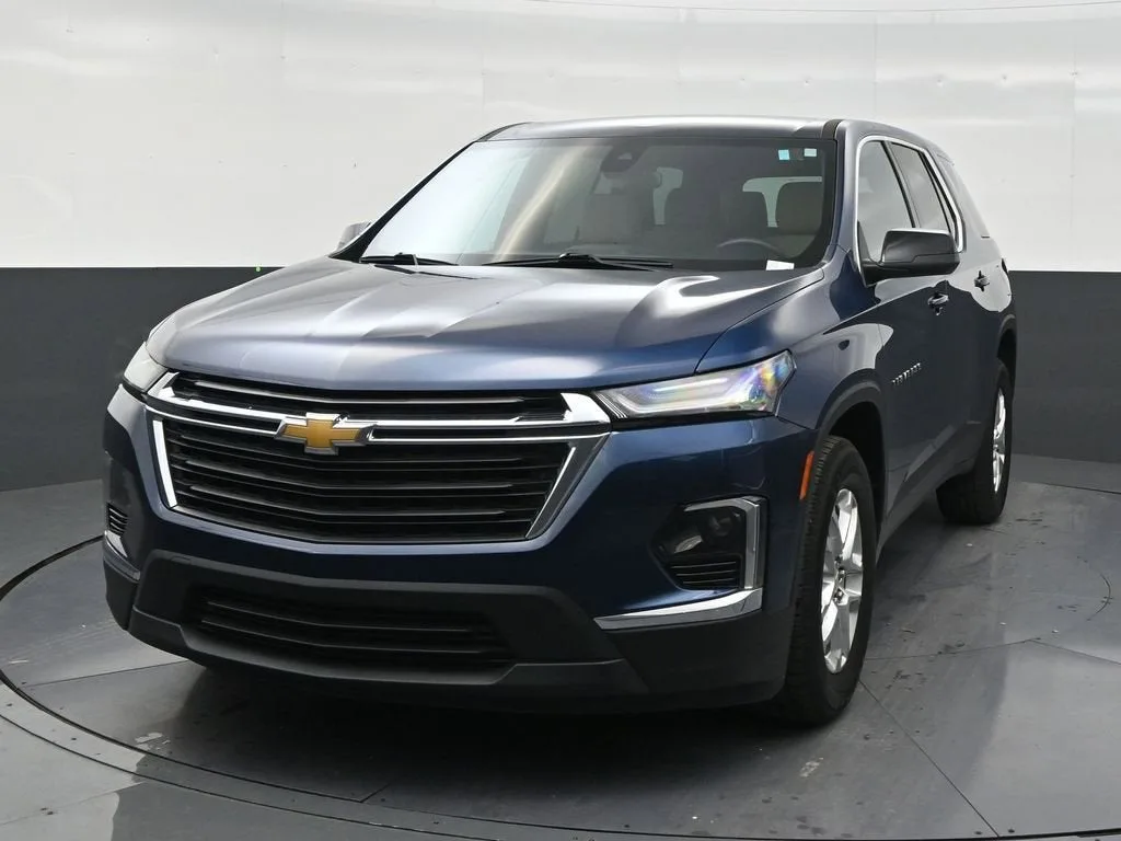 2023 Chevrolet Traverse LS photo 8