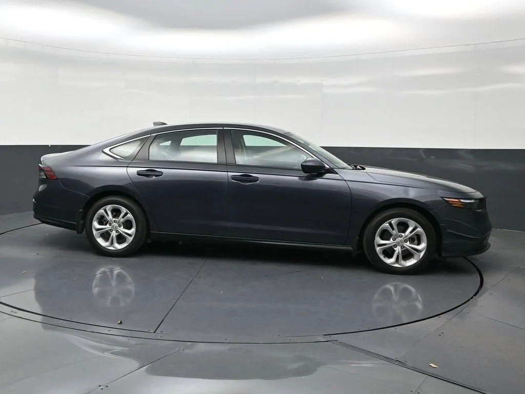 2025 Honda Accord Sedan LX photo 6