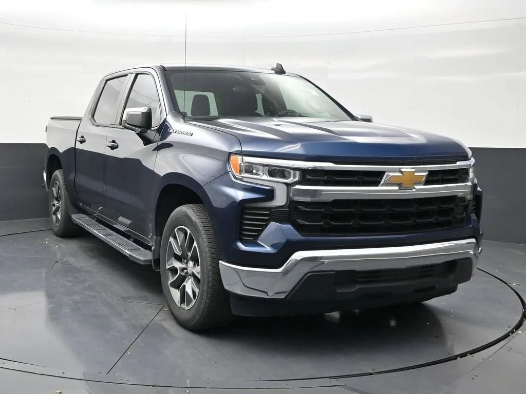 2023 Chevrolet Silverado 1500 LT photo 7