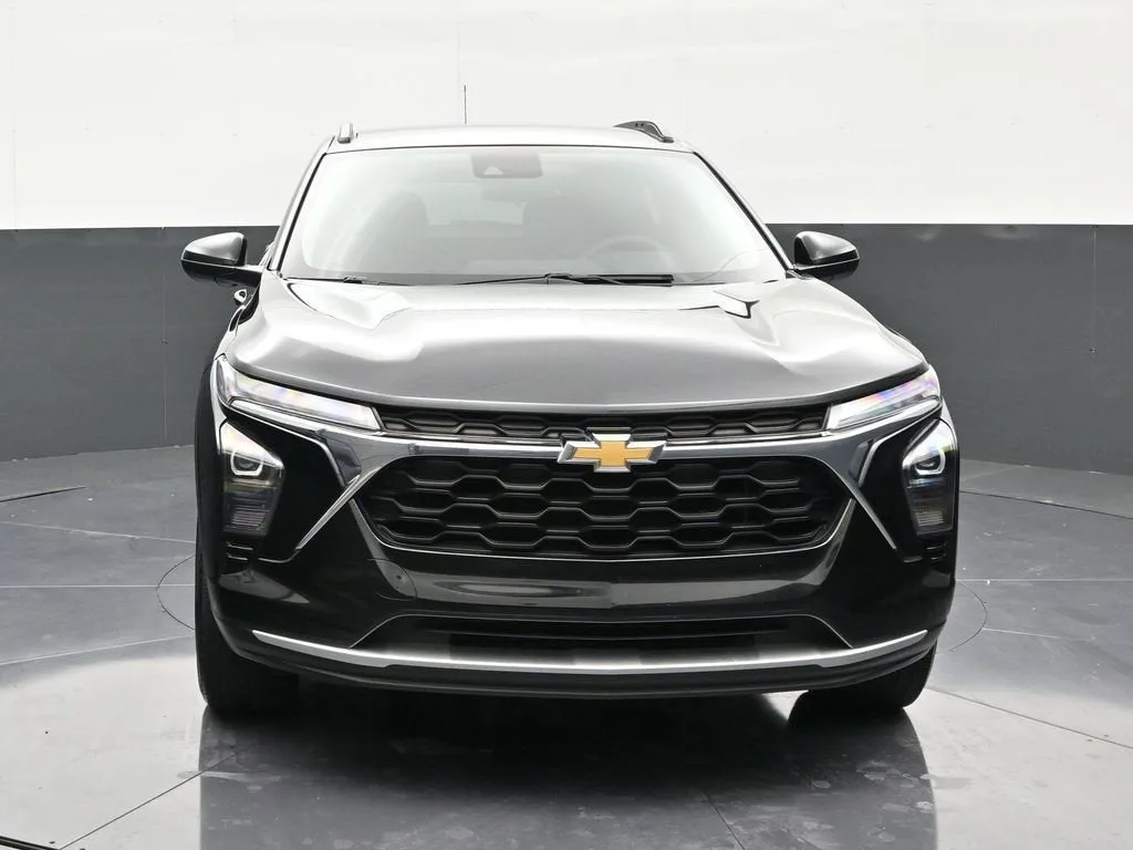 2024 Chevrolet Trax LT photo 8