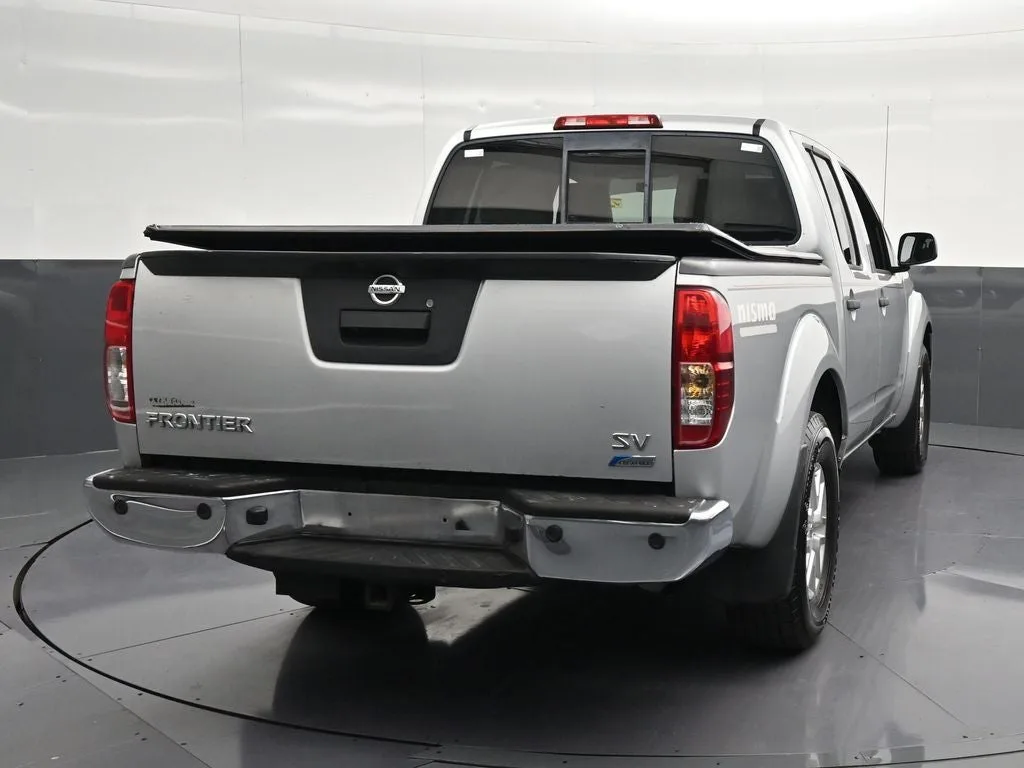 2017 Nissan Frontier SV photo 2