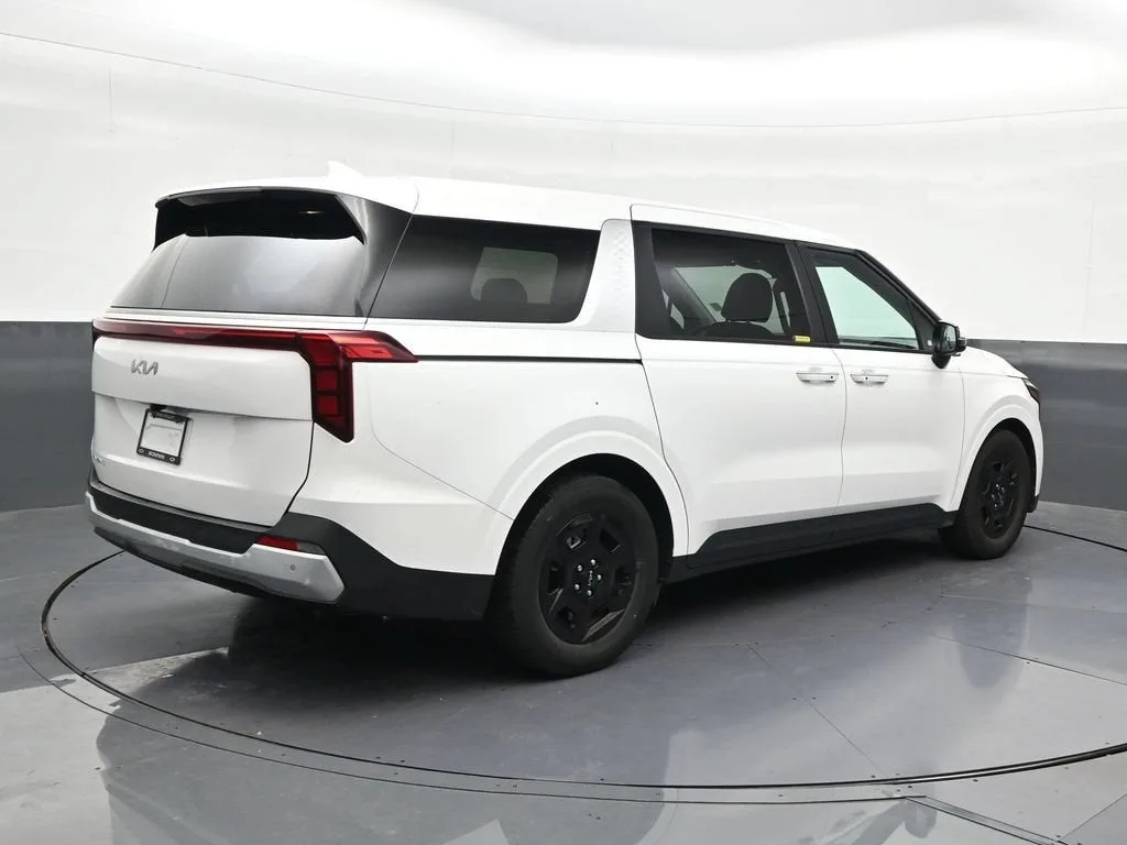 2025 Kia Carnival MPV LXS photo 5
