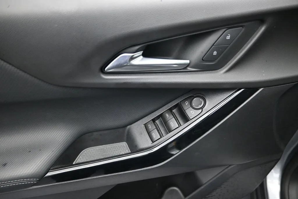 2026 Chevrolet Equinox LT photo 10