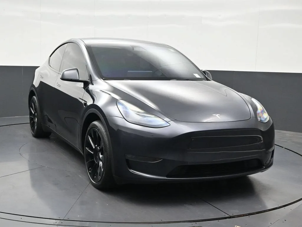 2024 Tesla Model Y Long Range photo 7