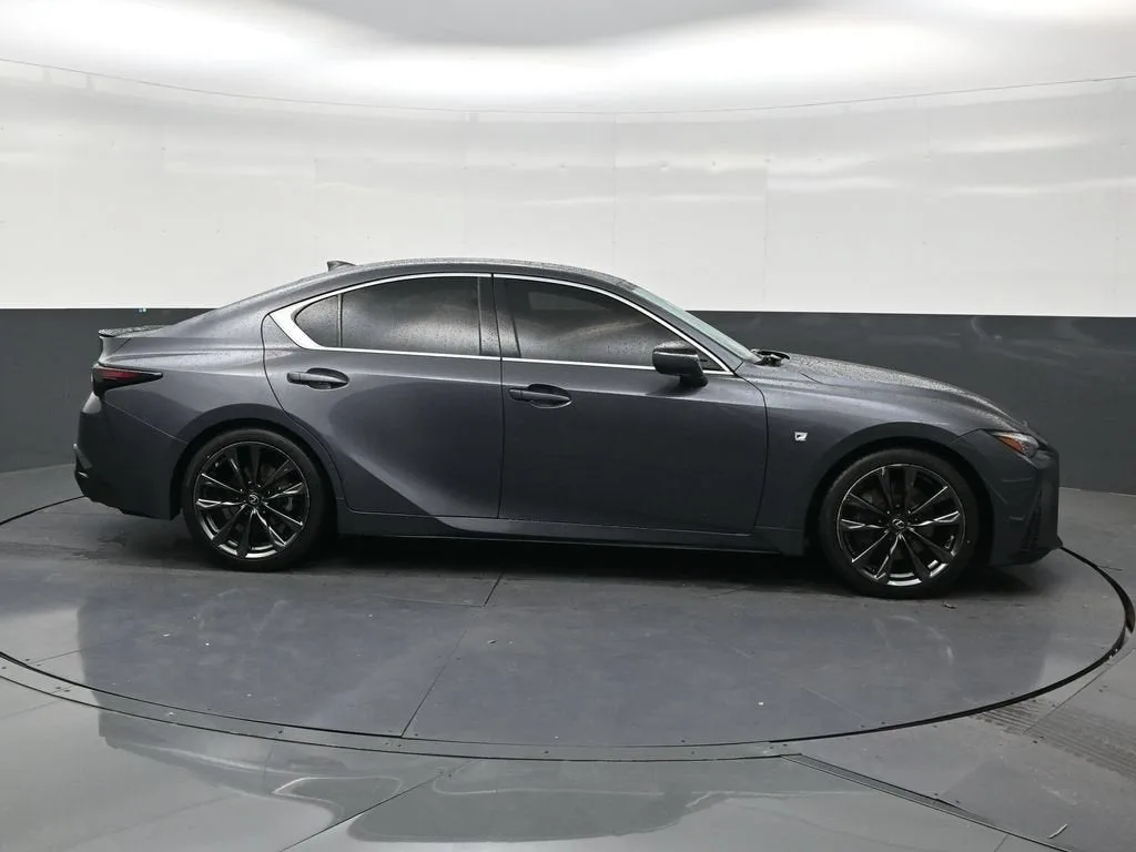2021 Lexus IS 350 F SPORT photo 6