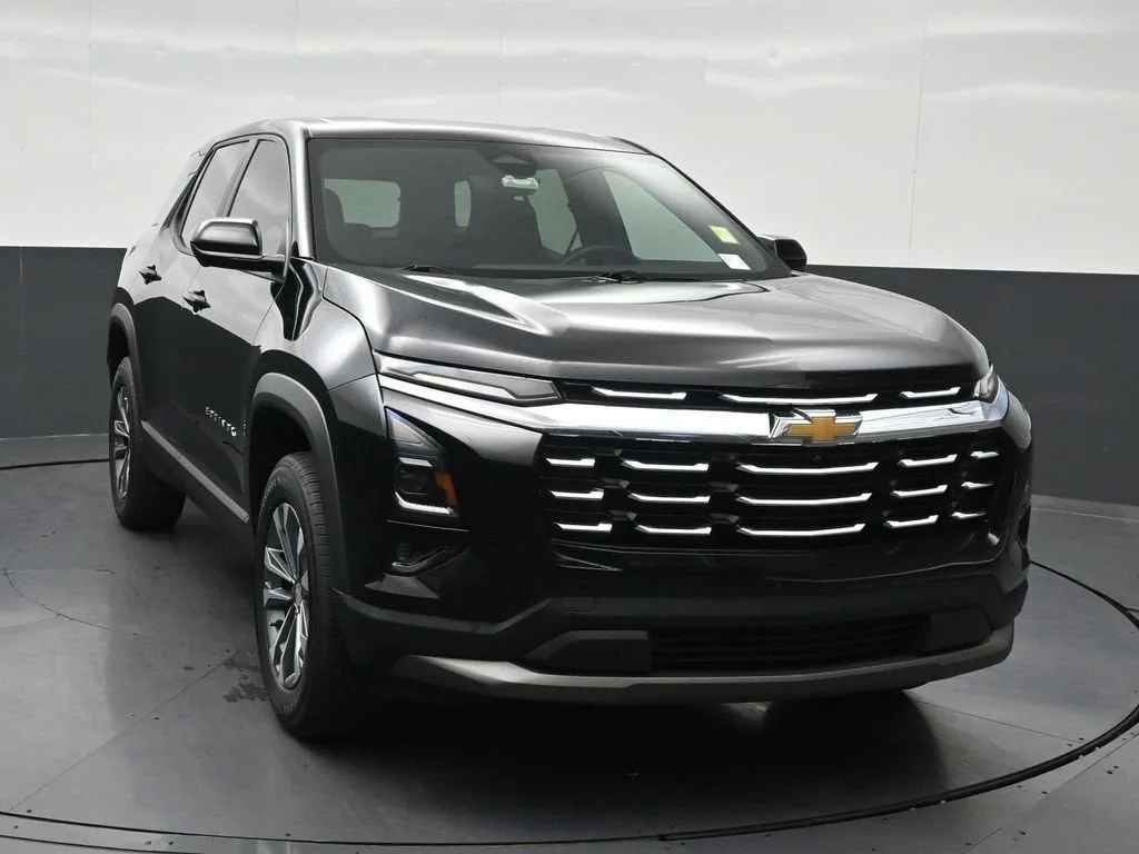 2025 Chevrolet Equinox LT photo 8