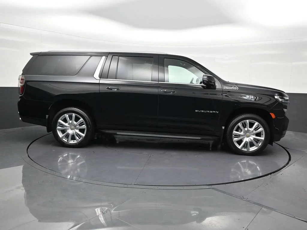 2024 Chevrolet Suburban High Country photo 7