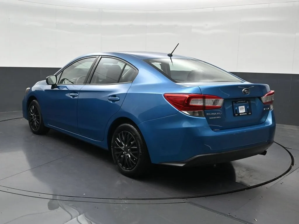 2019 Subaru Impreza 2.0i photo 3