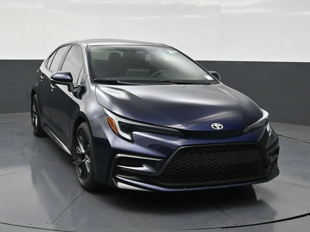 2025 Toyota Corolla XSE photo 7
