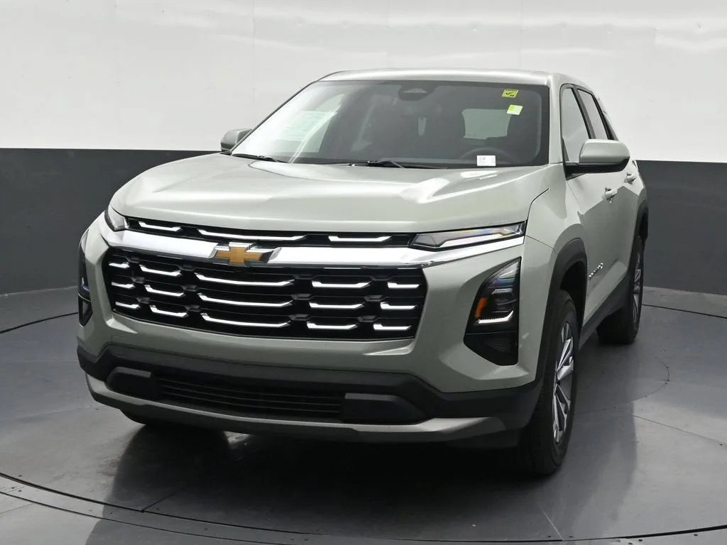 2025 Chevrolet Equinox LT photo 9