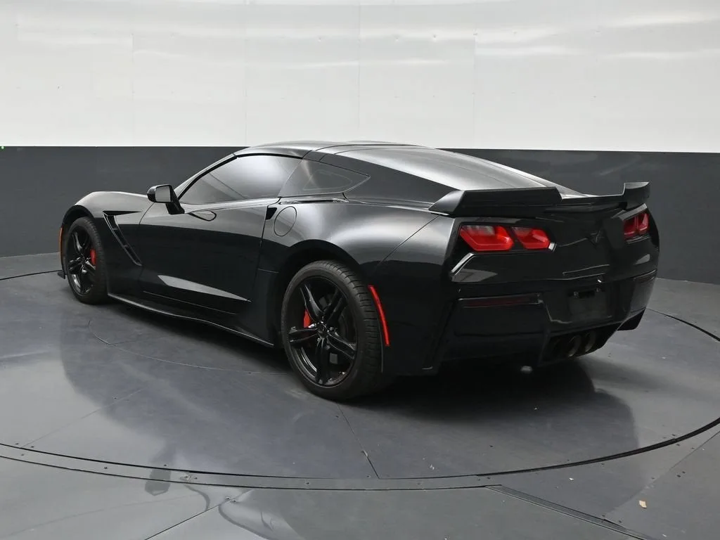 2016 Chevrolet Corvette Stingray 1LT photo 3