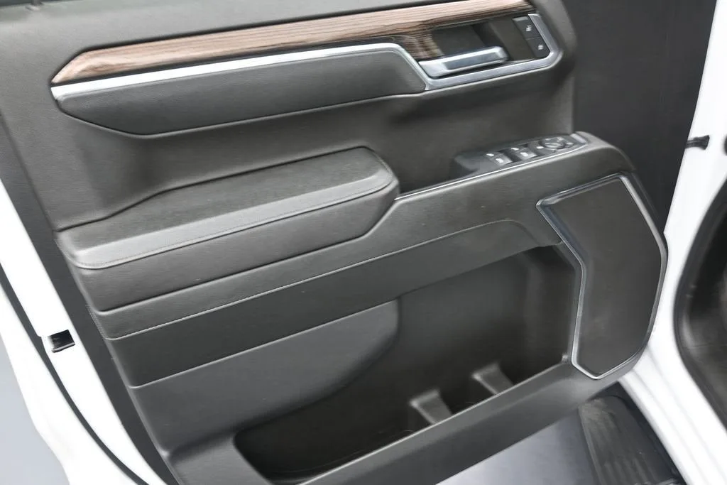 2023 Chevrolet Silverado 1500 LT photo 11