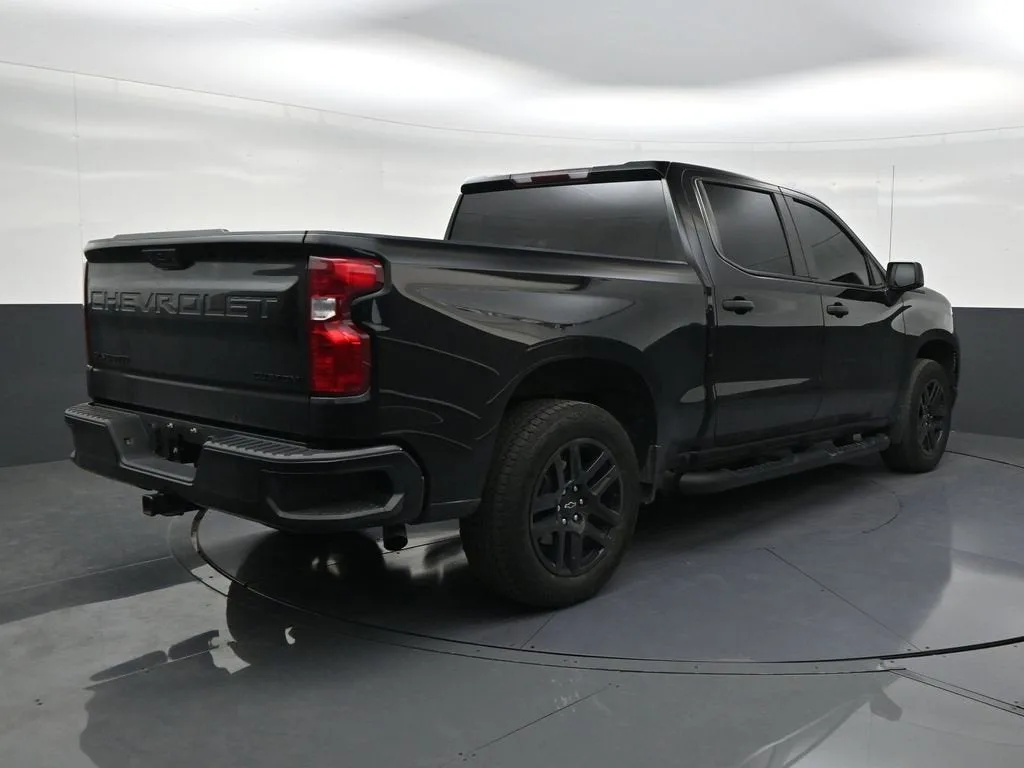 2024 Chevrolet Silverado 1500 Custom photo 5