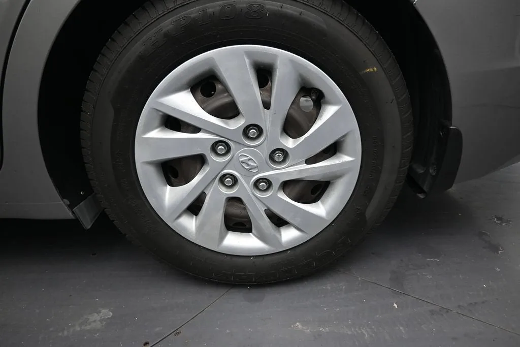 2020 Hyundai Elantra SE photo 10