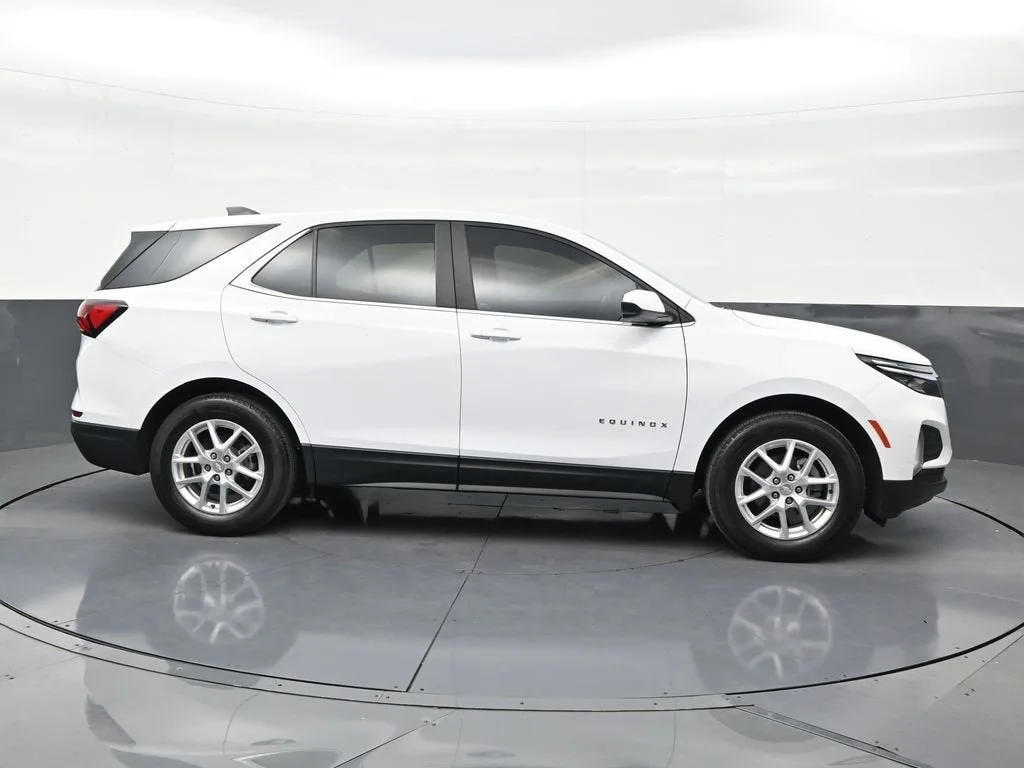 2024 Chevrolet Equinox LT photo 6