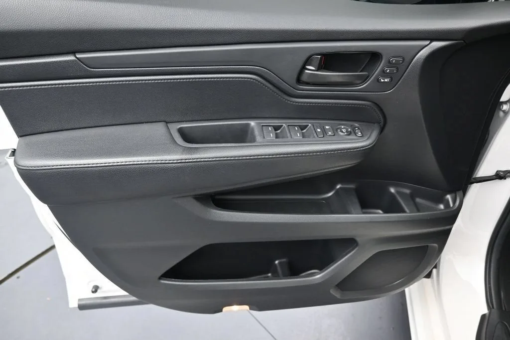 2026 Honda Odyssey Sport-L photo 10