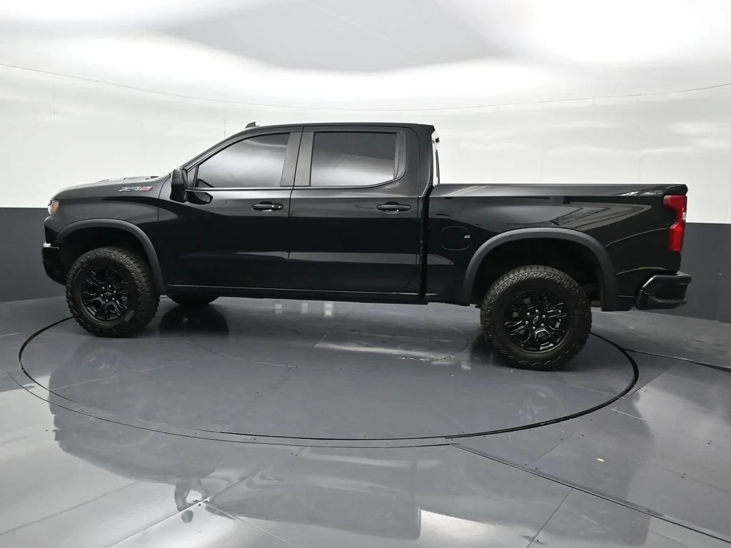 2025 Chevrolet Silverado 1500 ZR2 photo 2