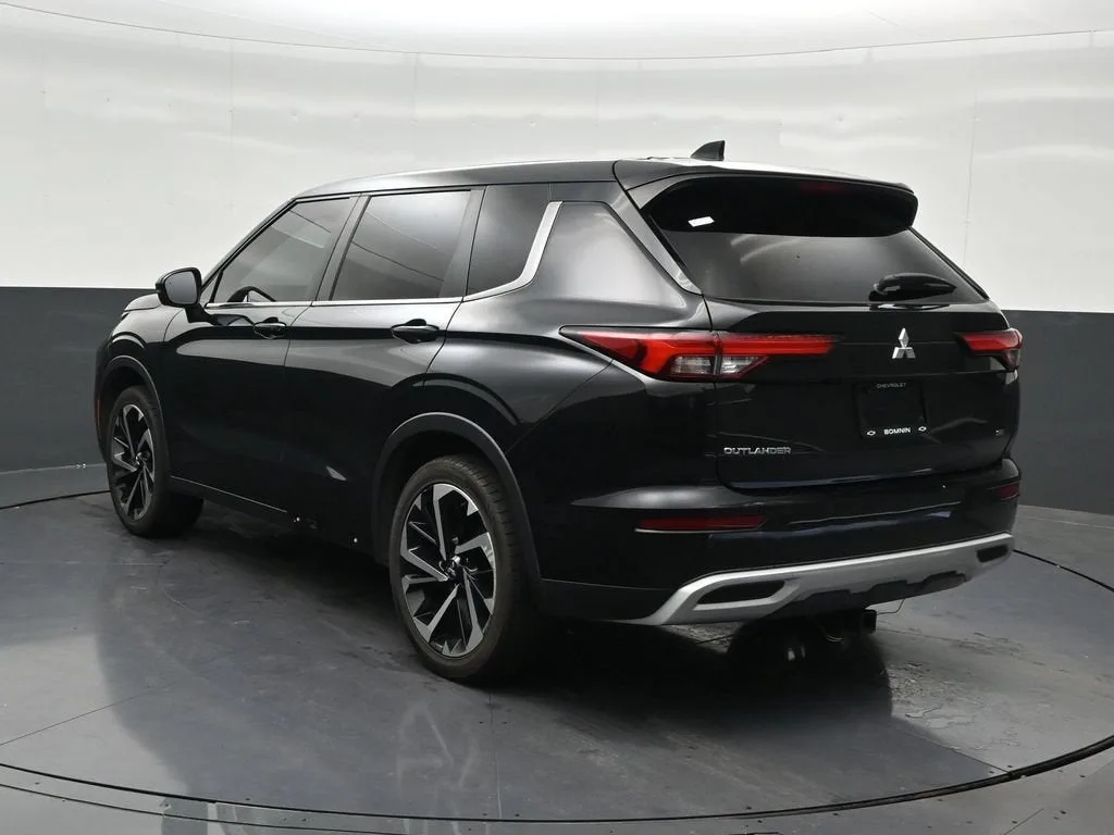 2022 Mitsubishi Outlander SE 2.5 2WD photo 3