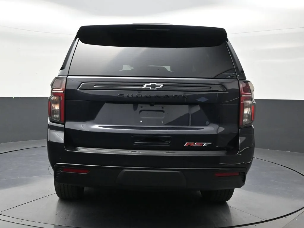 2024 Chevrolet Suburban RST photo 4