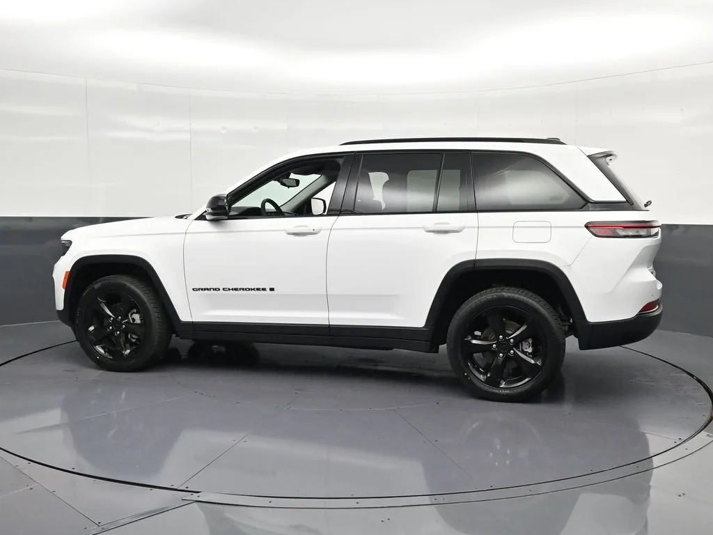 2024 Jeep Grand Cherokee Limited photo 8
