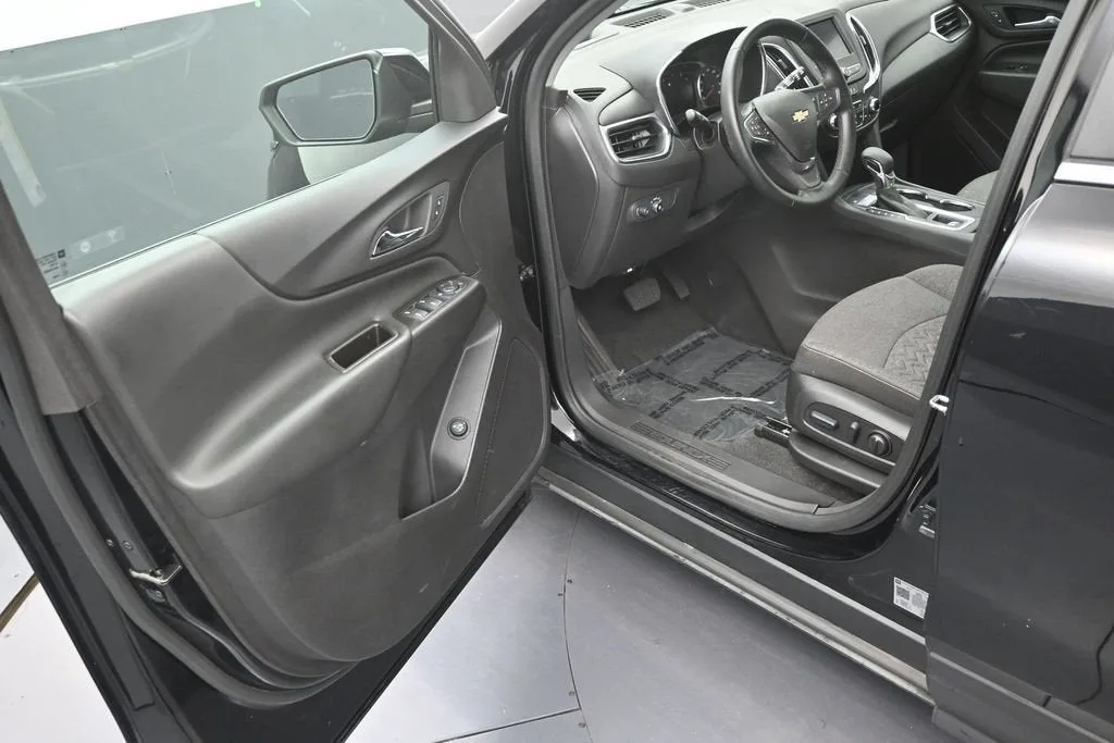 2024 Chevrolet Equinox LT photo 10