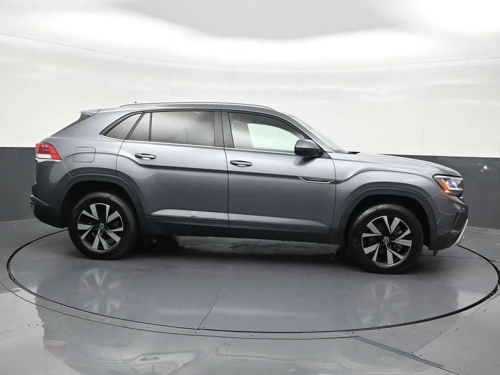 2022 Volkswagen Atlas Cross Sport 2.0T SE photo 6