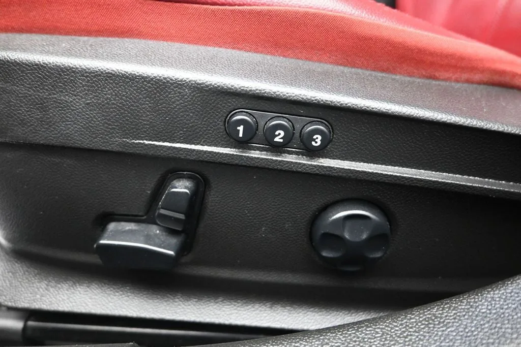 2020 Alfa Romeo Giulia Base photo 11