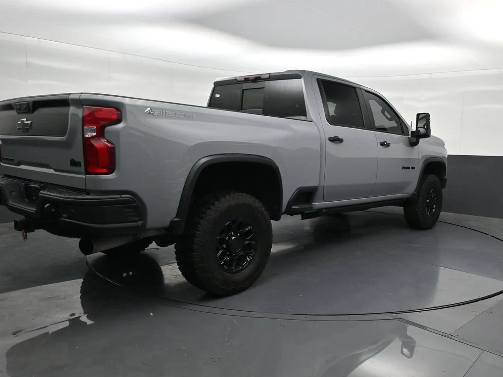 2024 Chevrolet Silverado 2500 HD ZR2 photo 5